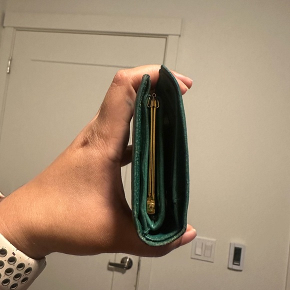 Chanel Caviar CC logo wallet Green - Picture 10 of 17